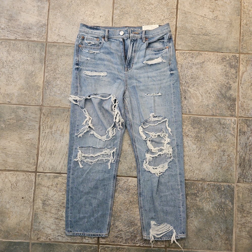 American Eagle 90s boyfriend jeans